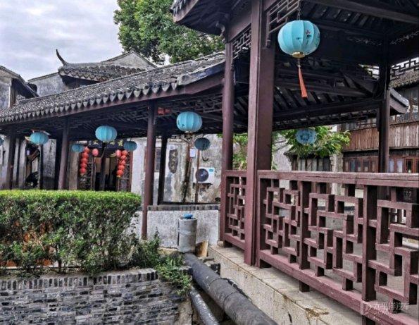 跨国“忘年交”,只因一句承诺,中国小伙赡养瑞士老人晚年
